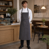 StrongAnt M627 Canvas-Latzschürze Grau – Editorial Aufnahme Gastronomie